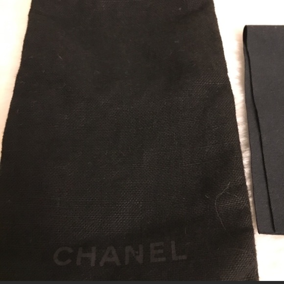 🌴SUMMER SALE🌴💯✔️Authentic Chanel Sunglasses Casing and Essen. - Picture 5 of 6